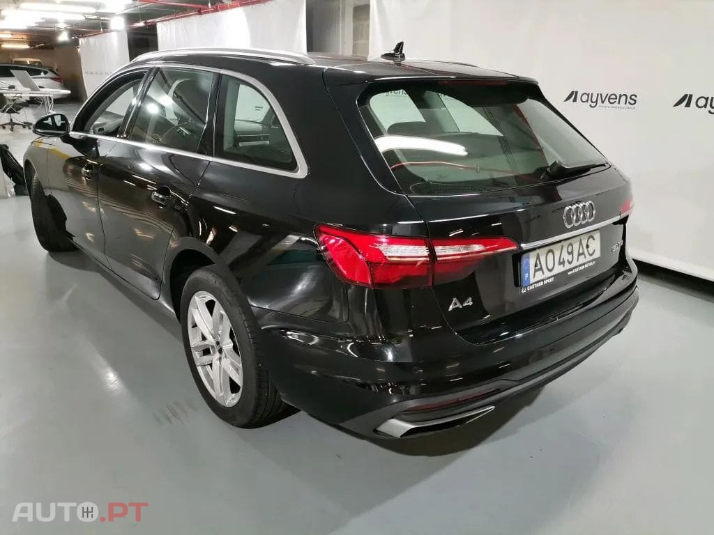Audi A4 Avant 30 TDI S tronic