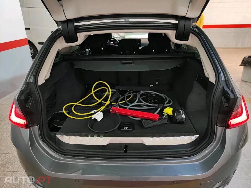 BMW 320 e Touring Auto