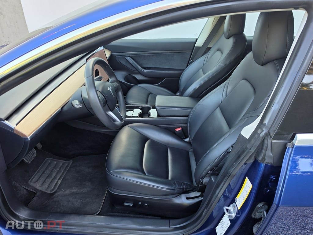 Tesla Model 3 Standard Range Plus RWD — fotografia 8