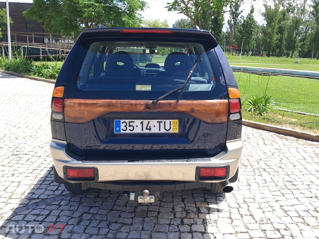 Mitsubishi Pajero Sport 2.5 TD GLS