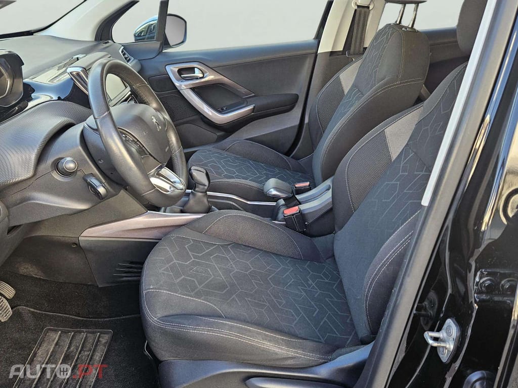 Peugeot 2008 1.2 PureTech Shine Style