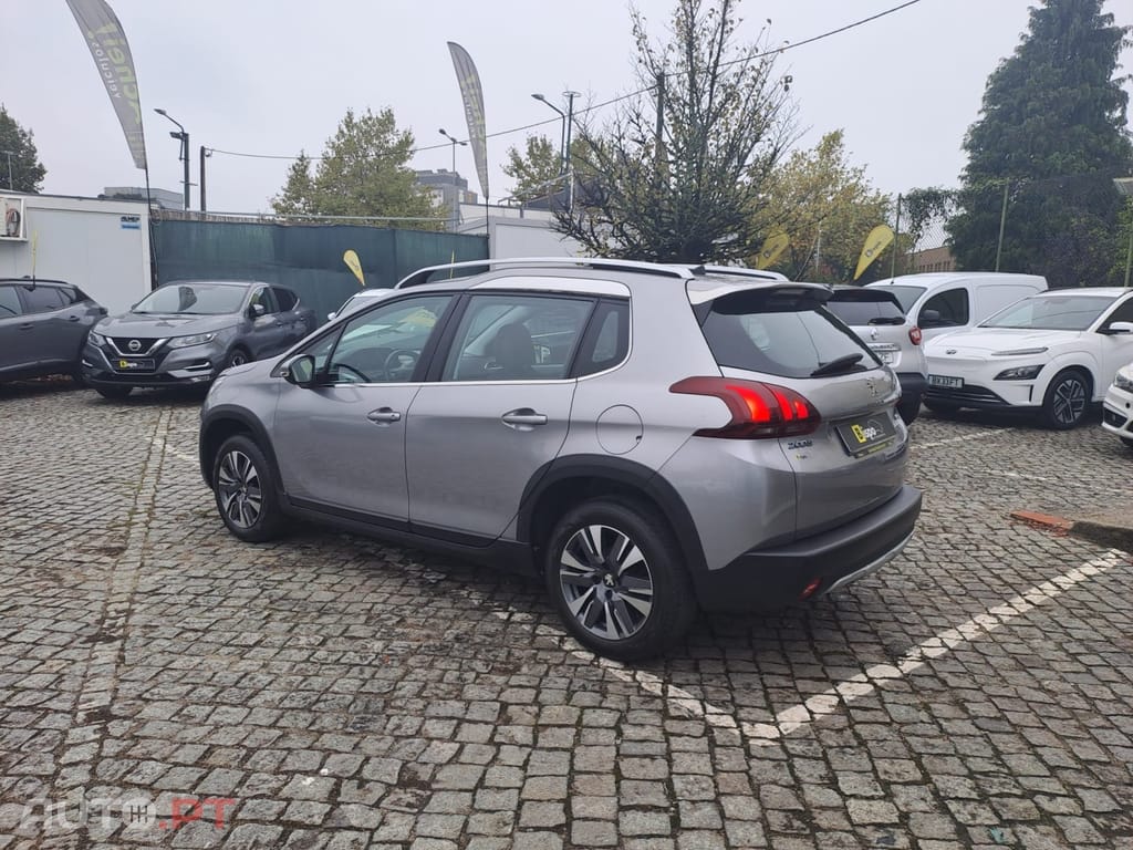 Peugeot 2008 1.2 PureTech Allure