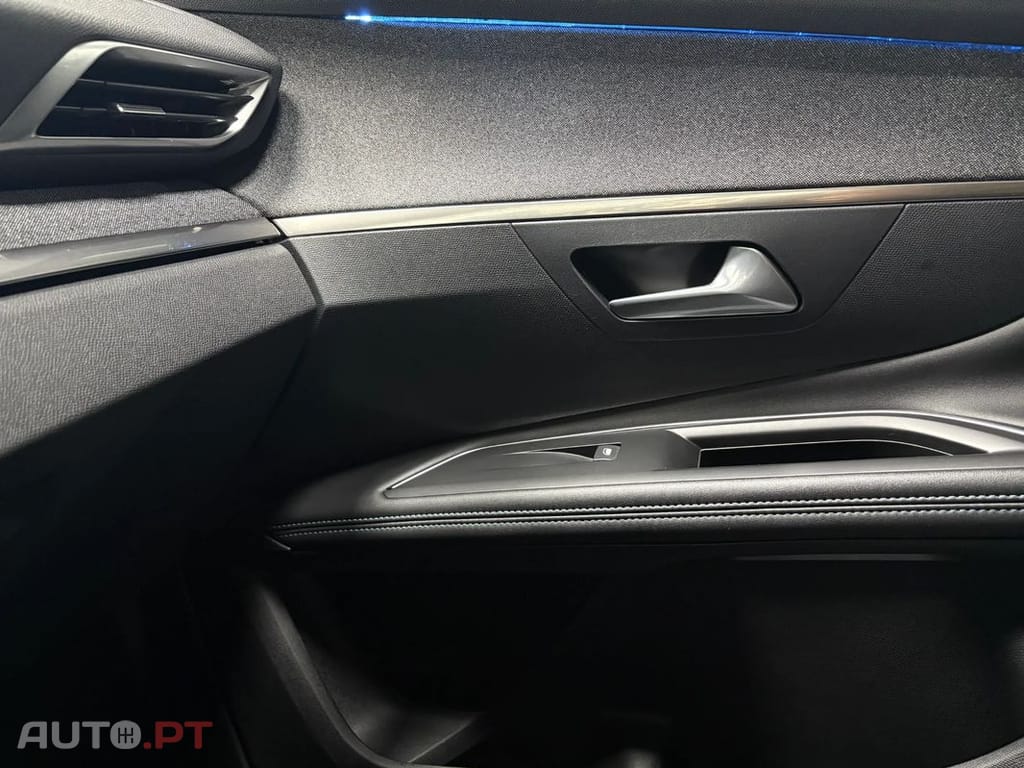 Peugeot 3008 1.6 Hybrid Allure e-EAT8