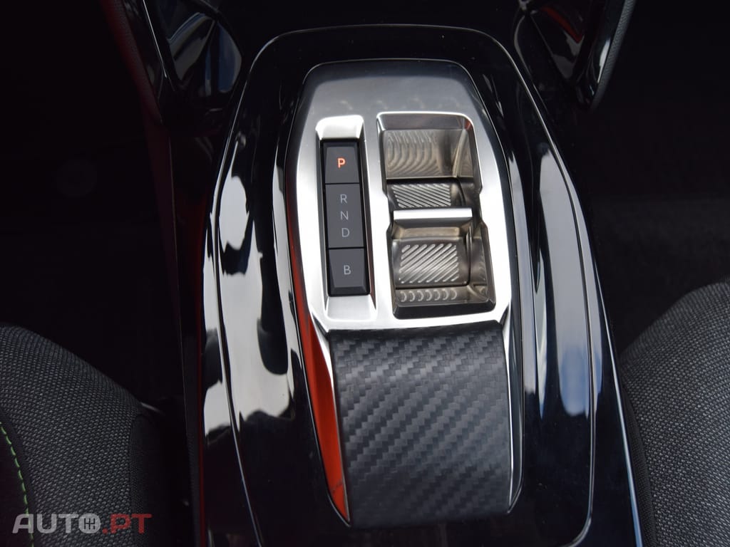 Peugeot E-2008 54 kWh Active EAT8