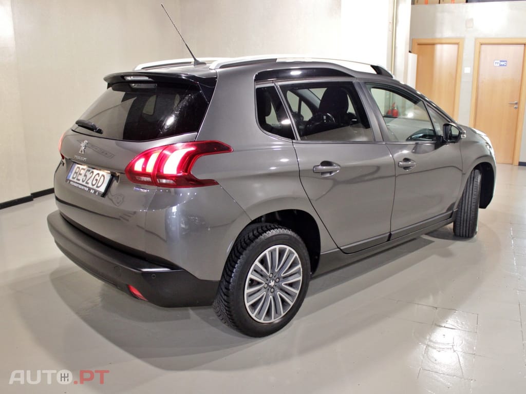 Peugeot 2008 1.2 PureTech Style EAT6