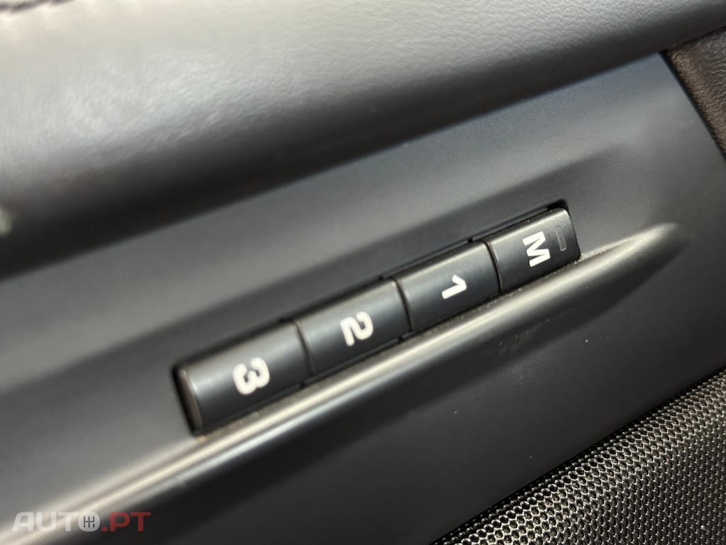 Land Rover Evoque P250 R-Dynamic HSE