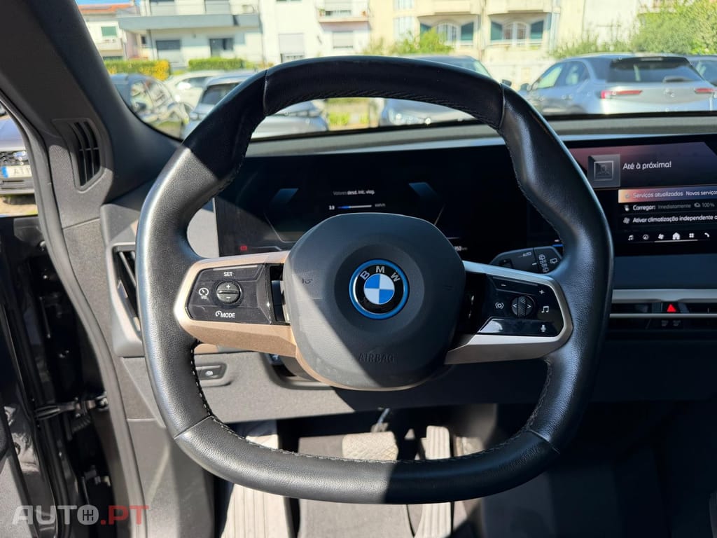 BMW iX xDrive 50 Pack Desportivo
