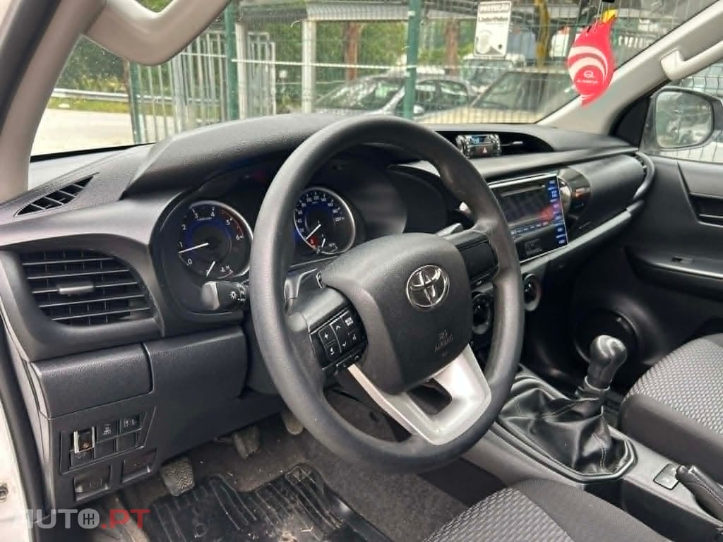 Toyota Hilux 2.4D-4D 150cv 4x2