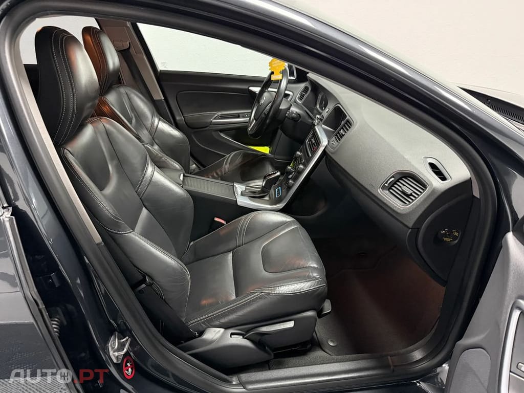 Volvo V60 D6 Plug-In-Hybrid AWD Geartronic Summum