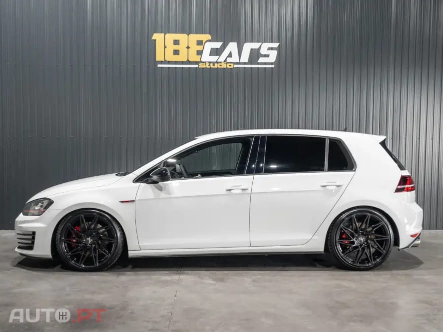 Volkswagen Golf GTI Performance BlueMotion DSG