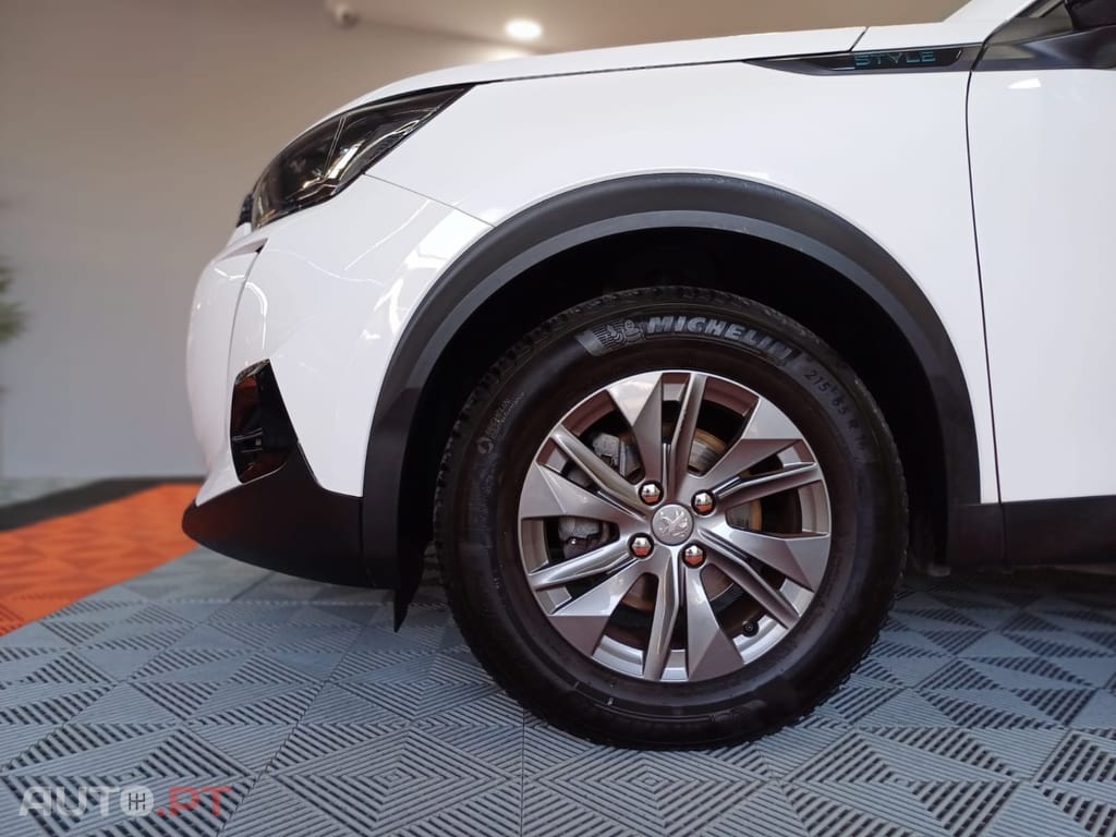Peugeot 2008 1.5 BlueHDi Allure Pack