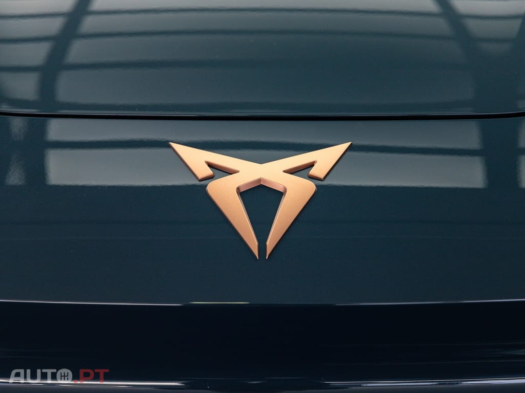 Cupra Terramar 1.5 e-Hybrid Tribe Edition DSG