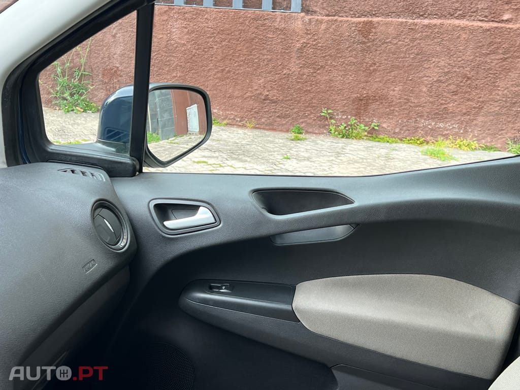 Ford Tourneo Courier MPV 1.5 TDCi