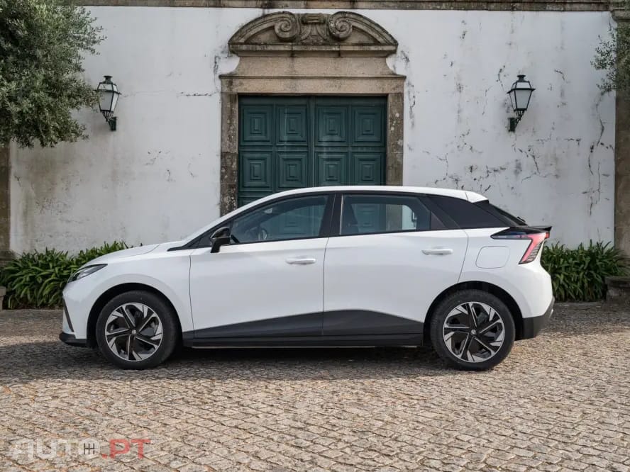 MG MG4 51 kWh Standard