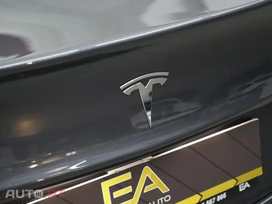 Tesla Model 3 Standard Range Plus RWD
