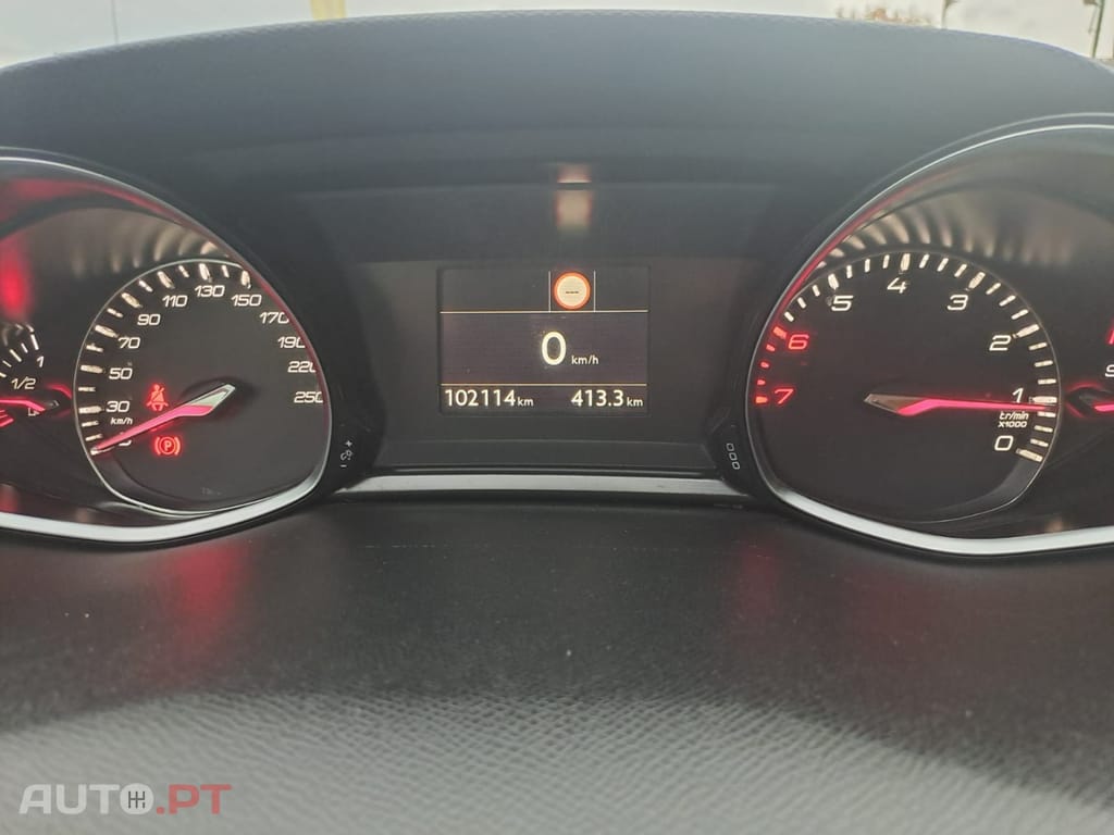 Peugeot 308 1.2 PureTech Allure J17