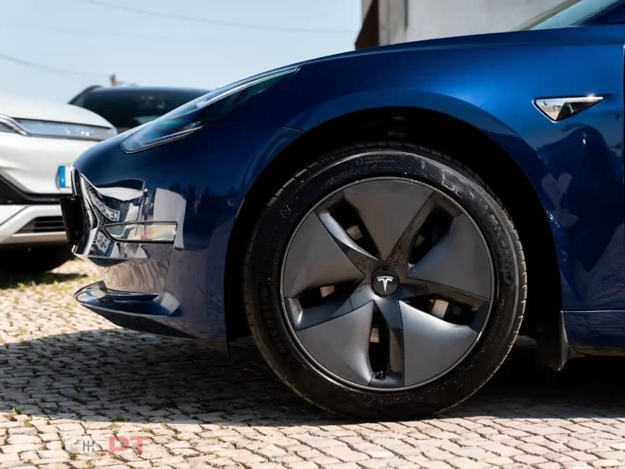 Tesla Model 3 Standard Range Plus RWD