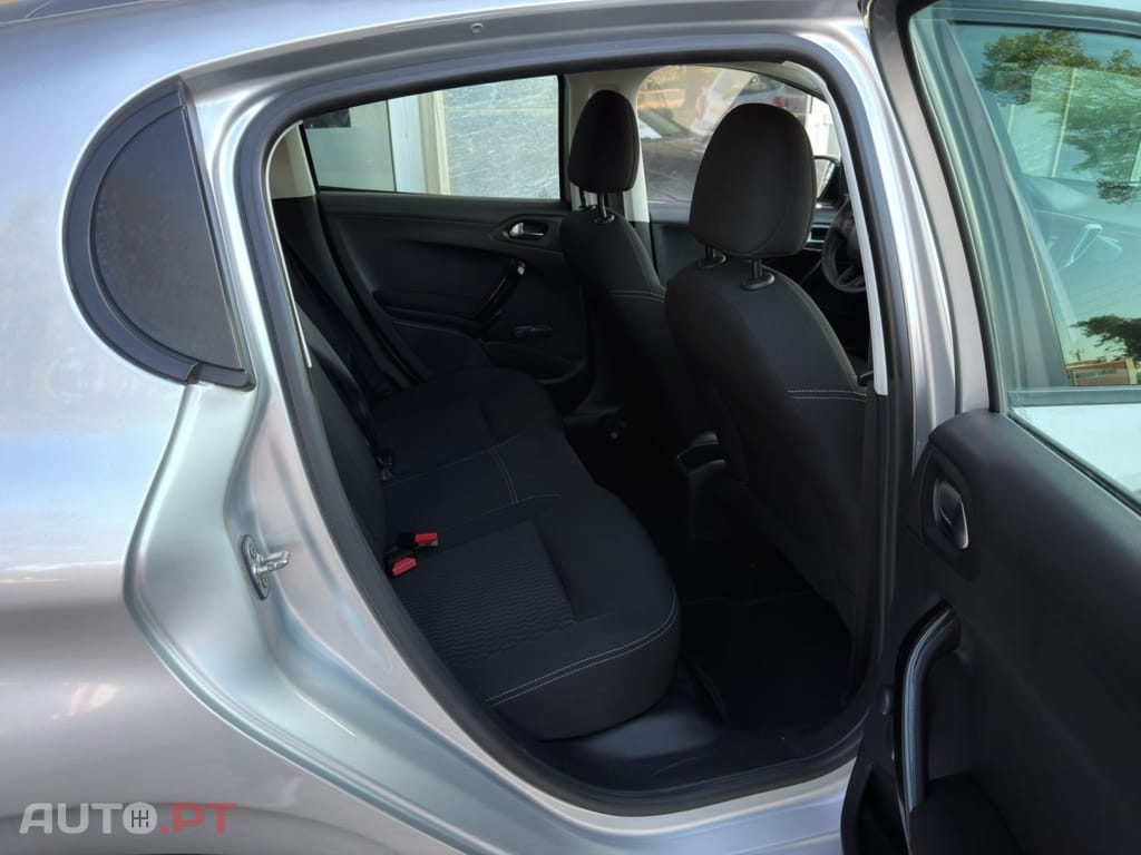 Peugeot 208 1.2 PureTech Style