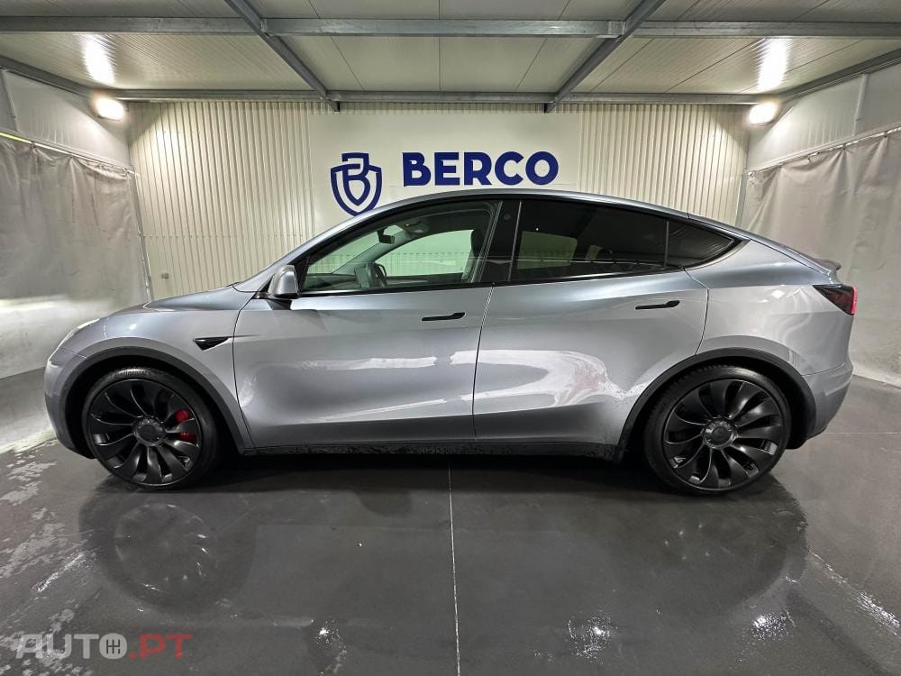 Tesla Model Y Performance Dual Motor AWD