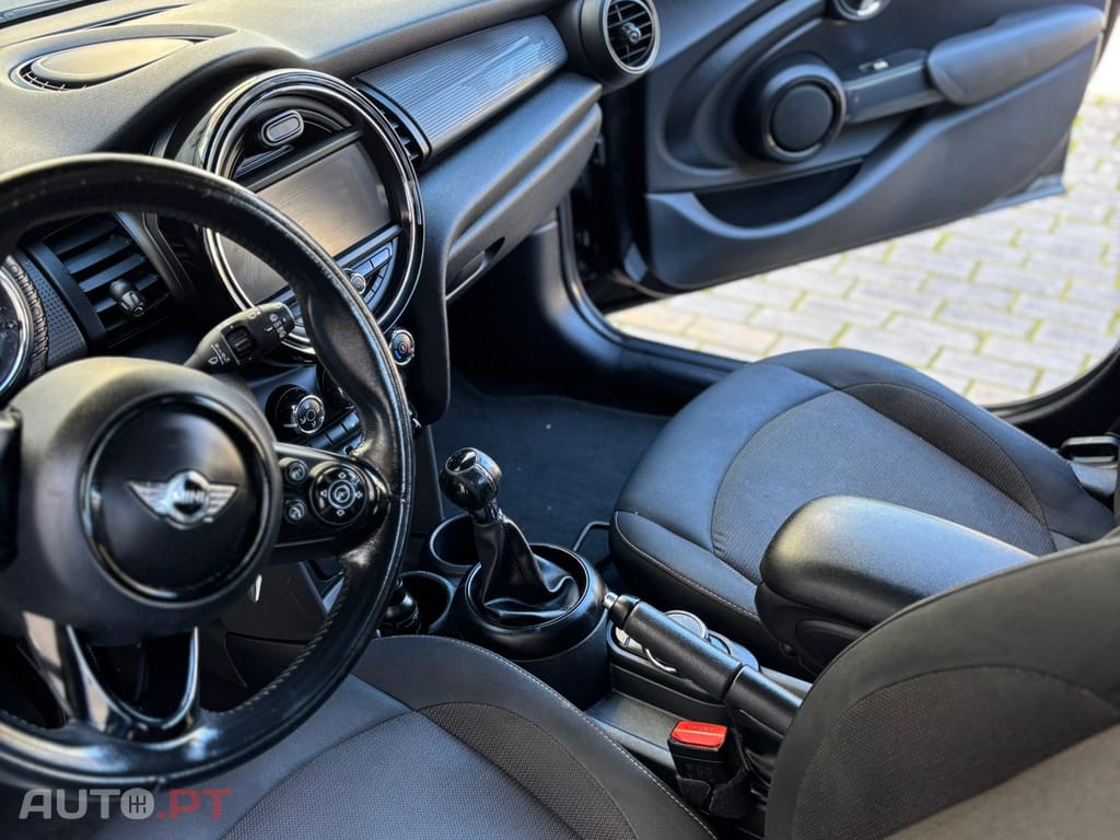 MINI Cooper F55