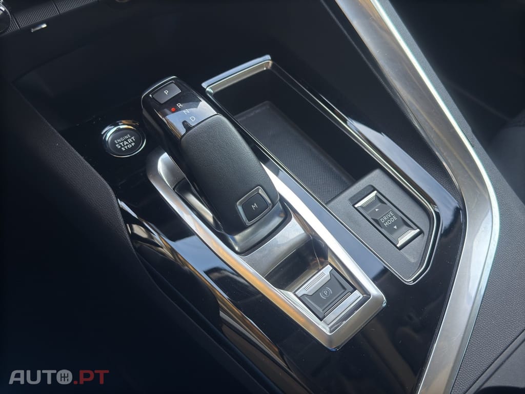 Peugeot 3008 PureTech 130 Stop & Start GPF EAT8 Active