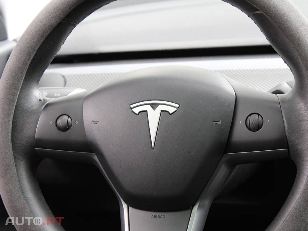 Tesla Model 3 Long-Range AWD