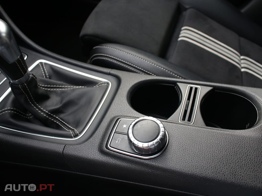 Mercedes-Benz CLA 180 AMG Line