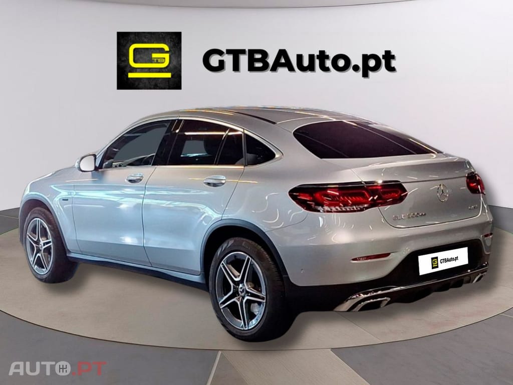 Mercedes-Benz GLC 300 I.V.A DEDUTÍVEL de 4M AMG