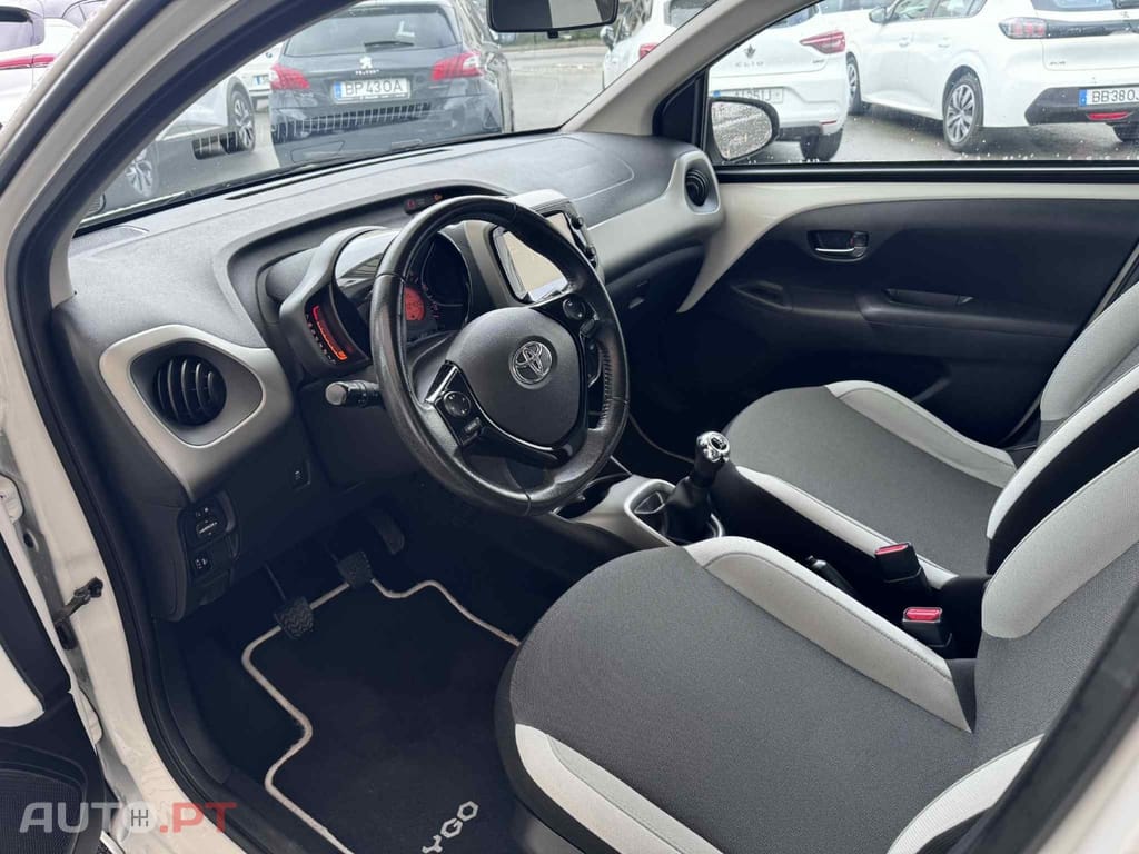 Toyota Aygo 1.0 X-Play Plus