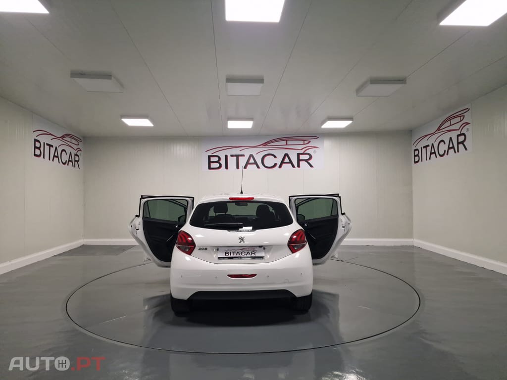 Peugeot 208 1.6 BlueHDi Style