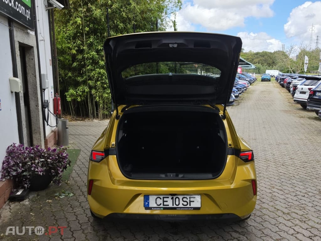 Opel Astra 1.5 D Elegance