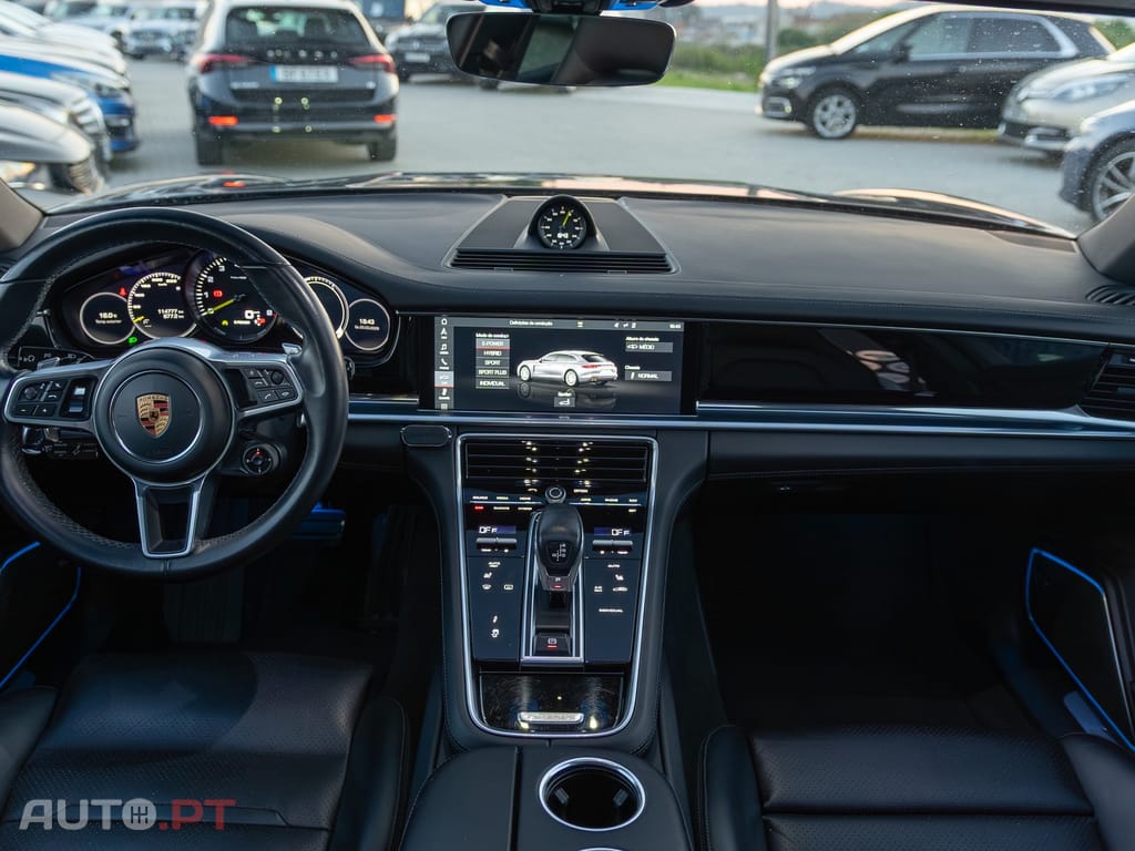 Porsche Panamera 4 E-Hybrid