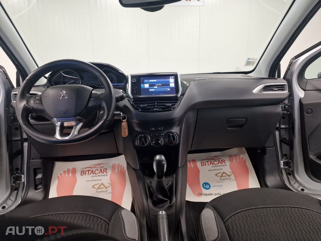 Peugeot 208 1.2 STYLE