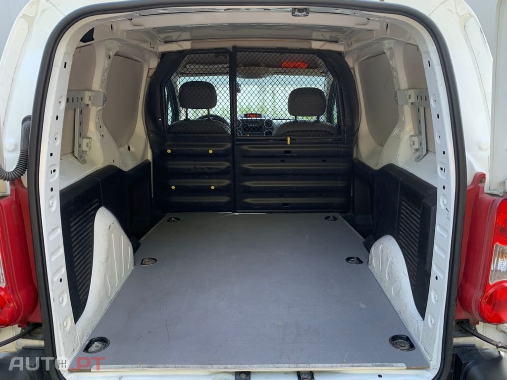 Peugeot Partner 1.5 BlueHDi Asphalt Standard