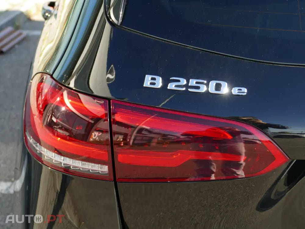 Mercedes-Benz B 250 e AMG Line