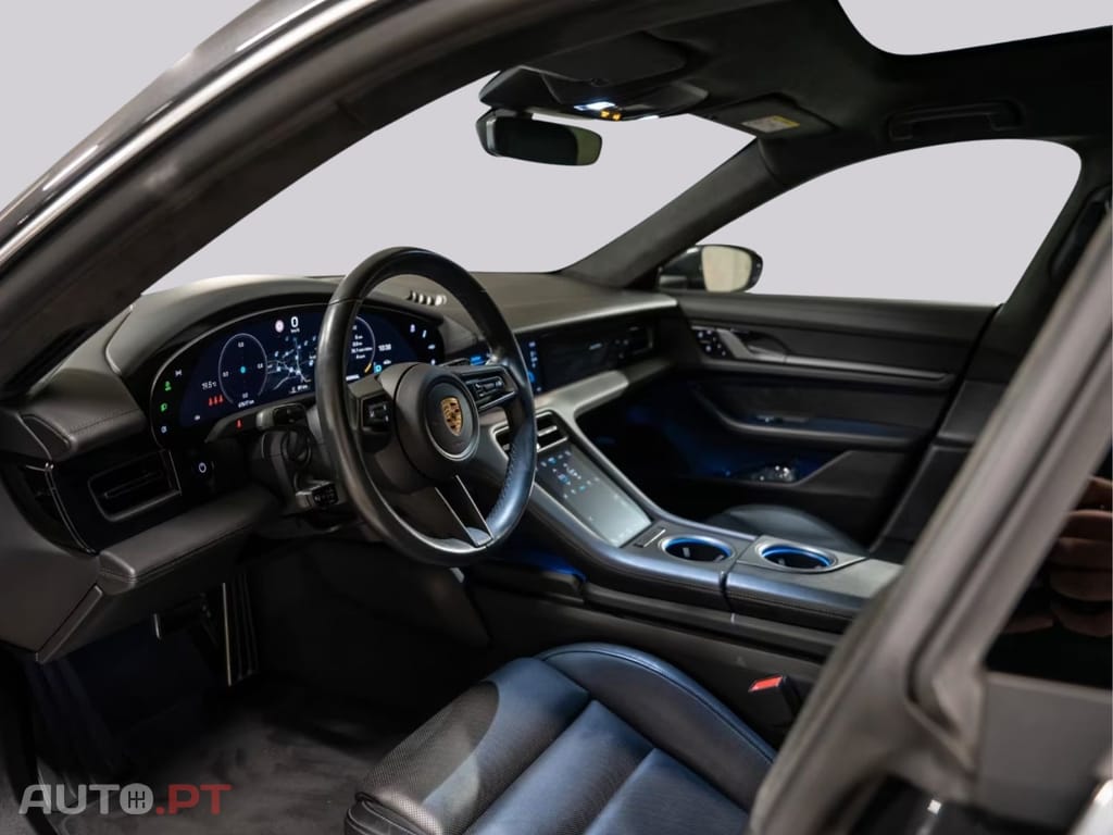 Porsche Taycan I.V.A DEDUTIVEL Turbo