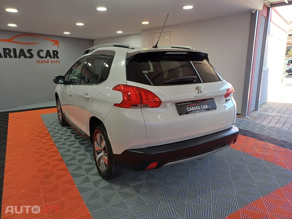 Peugeot 2008 1.2 PureTech Allure