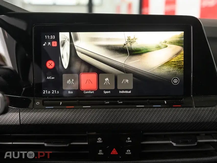 Volkswagen Golf 1.5 eTSI R-Line DSG