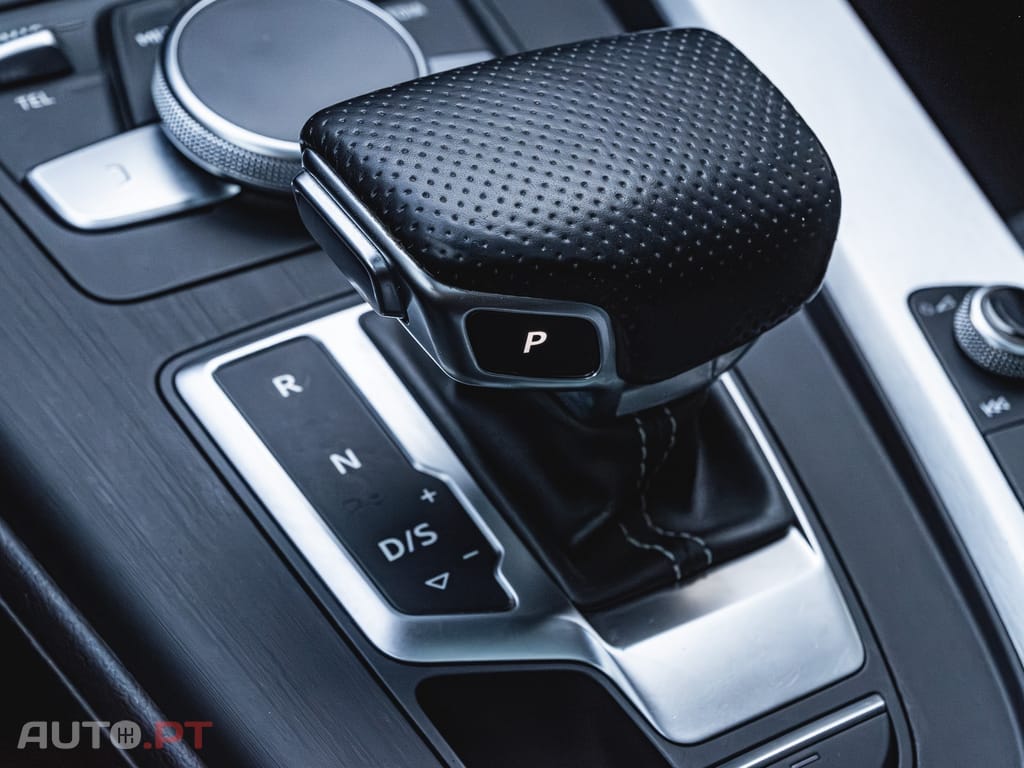 Audi A4 2.0 TDI S-line S tronic