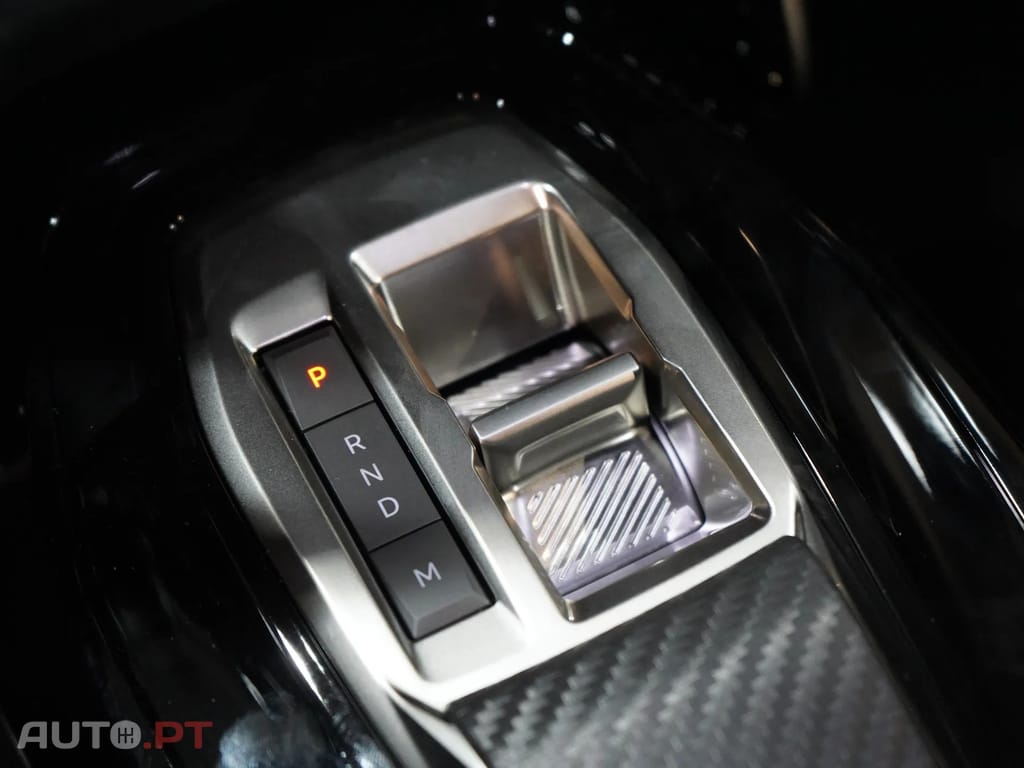 Peugeot 2008 1.2 Hybrid Allure e-DCS6