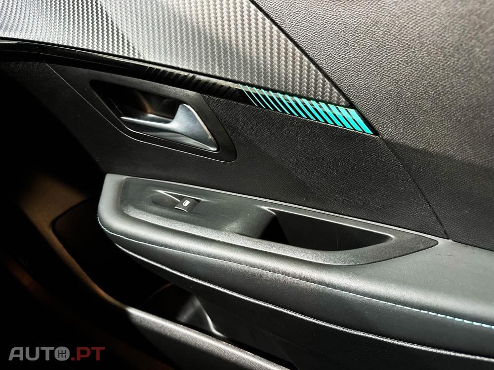 Peugeot E-208 50 kWh Allure Pack