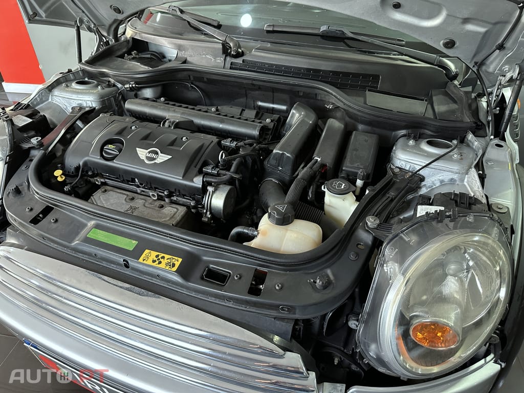 MINI Cooper Cooper R56