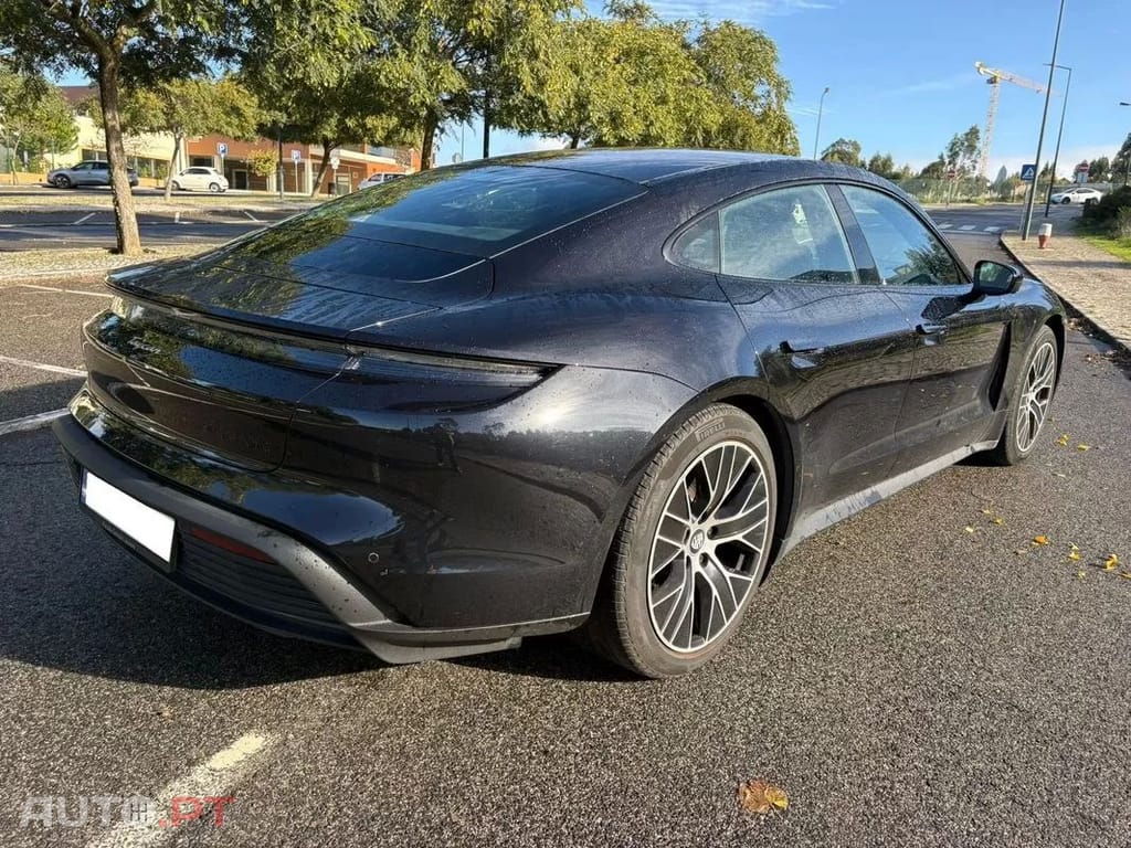 Porsche Taycan 4S