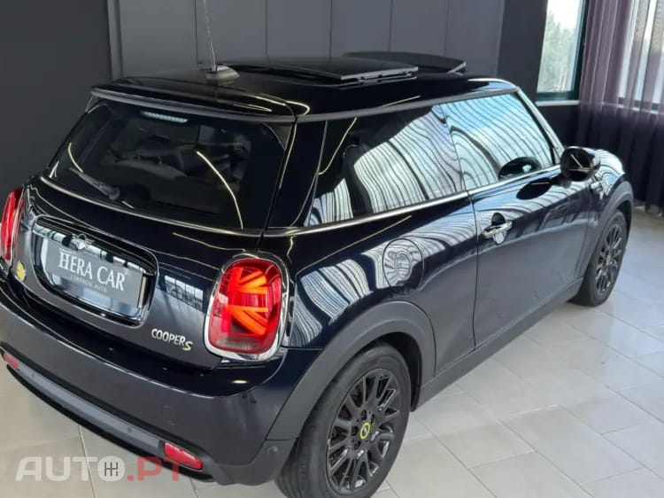 MINI Cooper Cooper SE Camden Edition