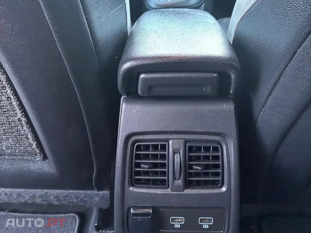 Renault Captur 1.6 HYBRID E-TECH INTENS