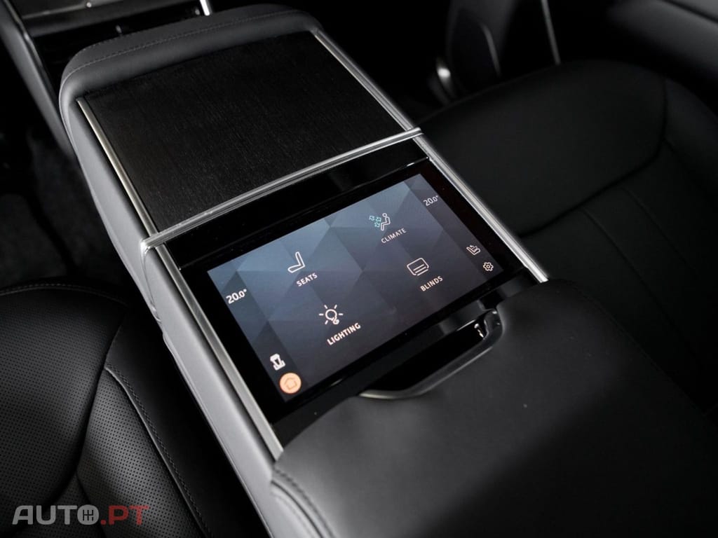 Land Rover Range Rover I.V.A DEDUTIVEL P440e LWB 