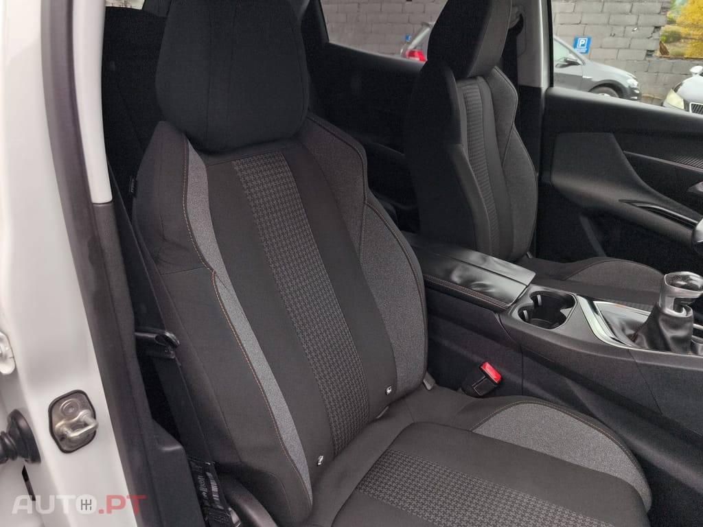 Peugeot 3008 1.5 BlueHDi Allure