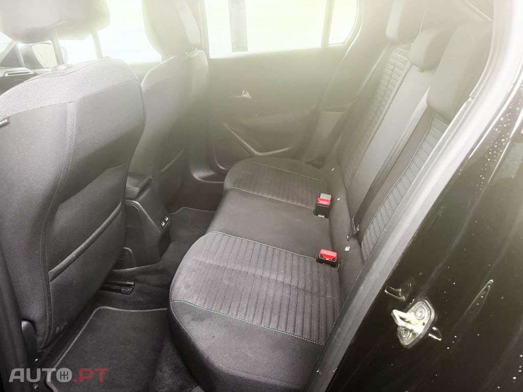 Peugeot E-208 Style