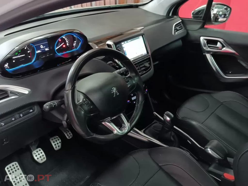 Peugeot 2008 1.2 PureTech Allure