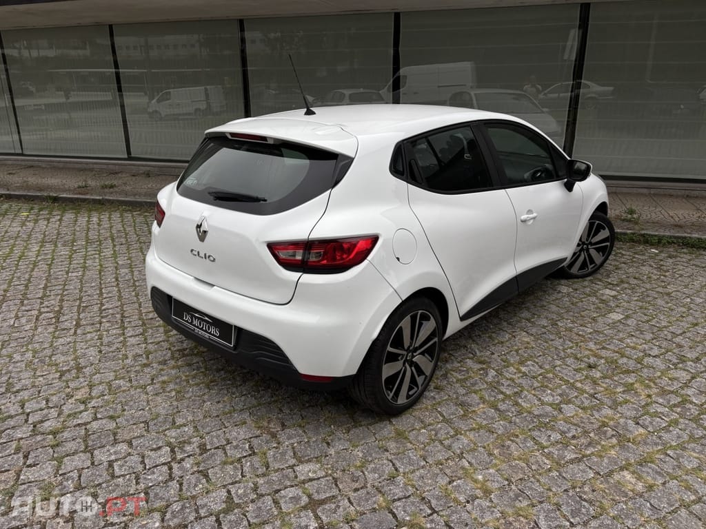 Renault Clio 1.5 dCi Comfort — fotografia 6